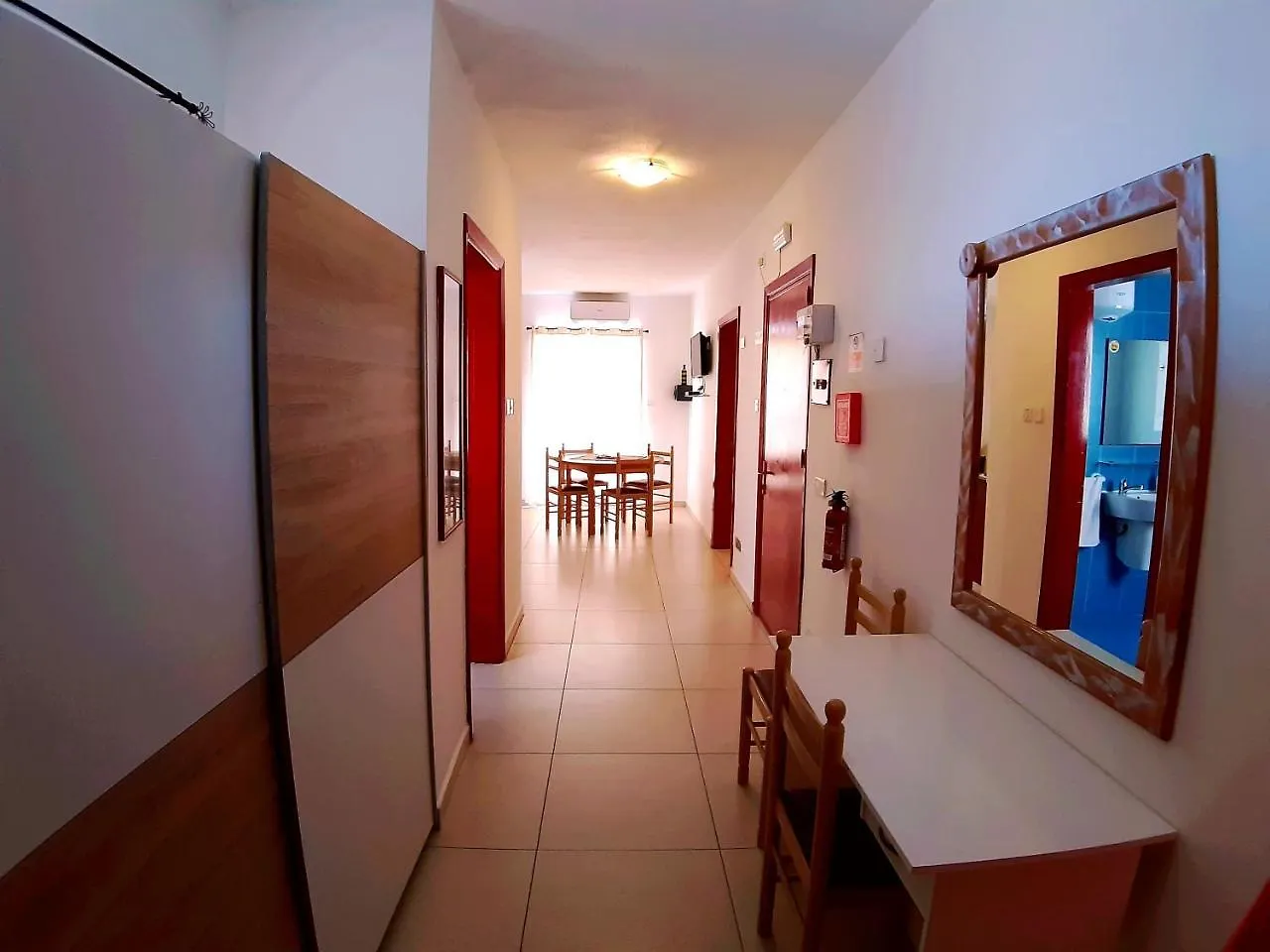 'Young'Seven Apartments San Ġiljan 2*,