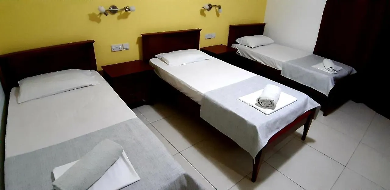 ** Aparthotel 'Young'Seven Apartments San Ġiljan Malta