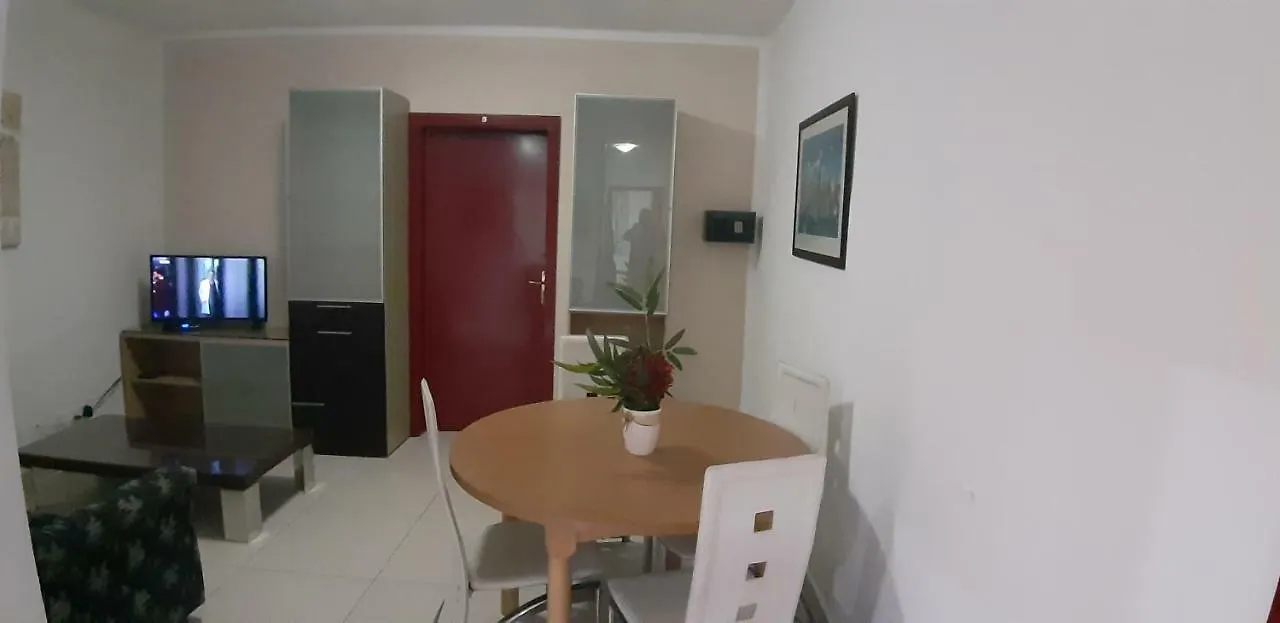 'Young'Seven Apartments San Ġiljan Aparthotel