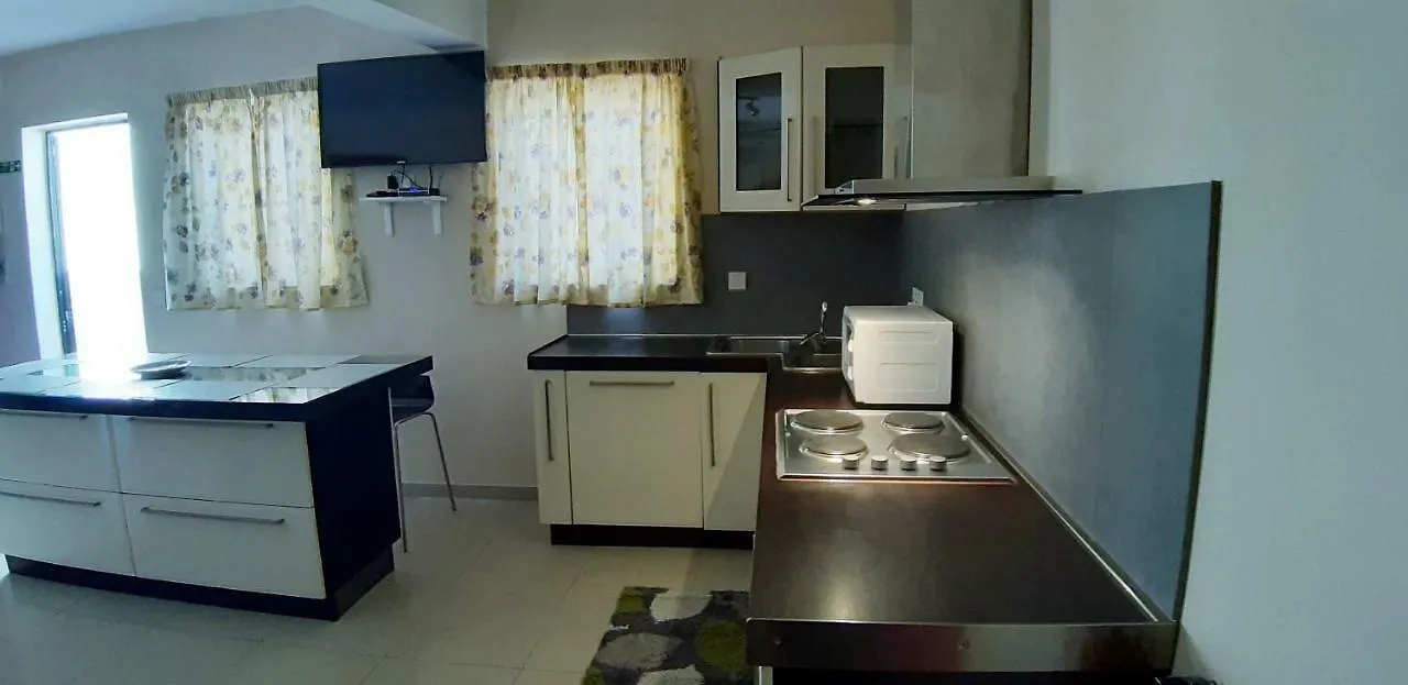 'Young'Seven Apartments San Ġiljan Aparthotel