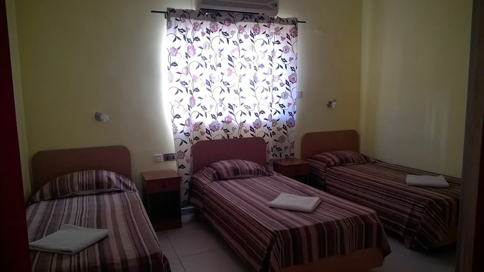 ** Aparthotel 'Young'Seven Apartments San Ġiljan Malta